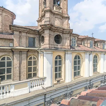 Guesthost - Palazzo Saluzzo Paesana Beautiful Flat *