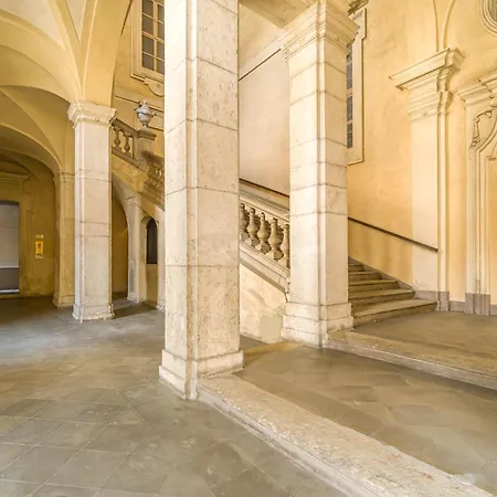 Guesthost - Palazzo Saluzzo Paesana Beautiful Flat Torino