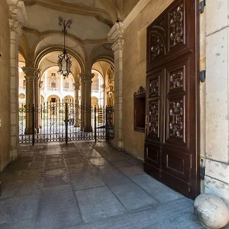 Guesthost - Palazzo Saluzzo Paesana Beautiful Flat