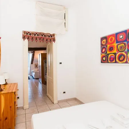 Апартаменты Guesthost - Palazzo Saluzzo Paesana Beautiful Flat Турин