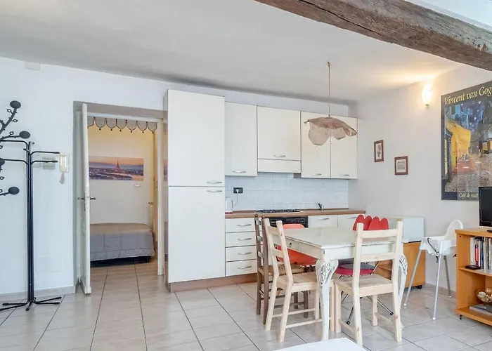 Apartment Guesthost - Palazzo Saluzzo Paesana Beautiful Flat