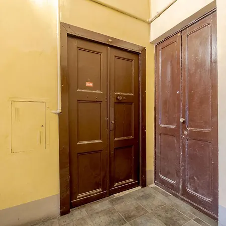 Guesthost - Palazzo Saluzzo Paesana Beautiful Flat