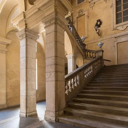 Guesthost - Palazzo Saluzzo Paesana Beautiful Flat * Turim