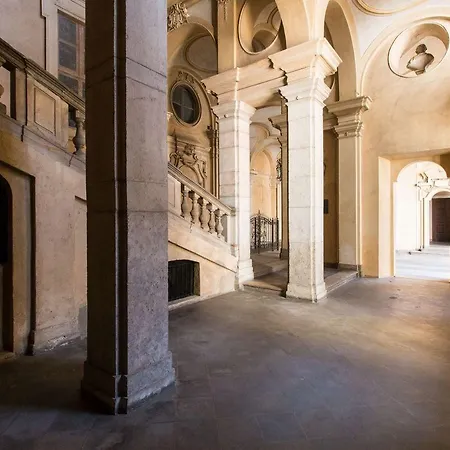 Guesthost - Palazzo Saluzzo Paesana Beautiful Flat *