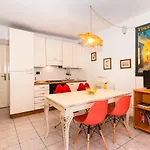Guesthost - Palazzo Saluzzo Paesana Beautiful Flat Appartement