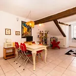 Guesthost - Palazzo Saluzzo Paesana Beautiful Flat *