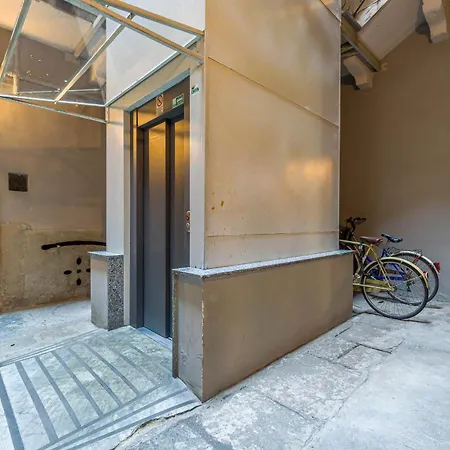 Guesthost - Palazzo Saluzzo Paesana Beautiful Flat * 토리노