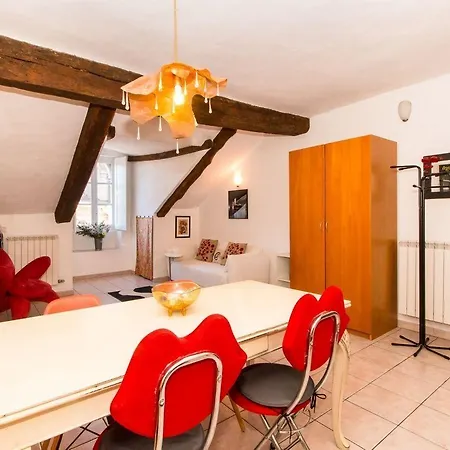아파트 Guesthost - Palazzo Saluzzo Paesana Beautiful Flat *