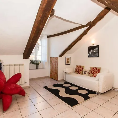 Guesthost - Palazzo Saluzzo Paesana Beautiful Flat 아파트 토리노